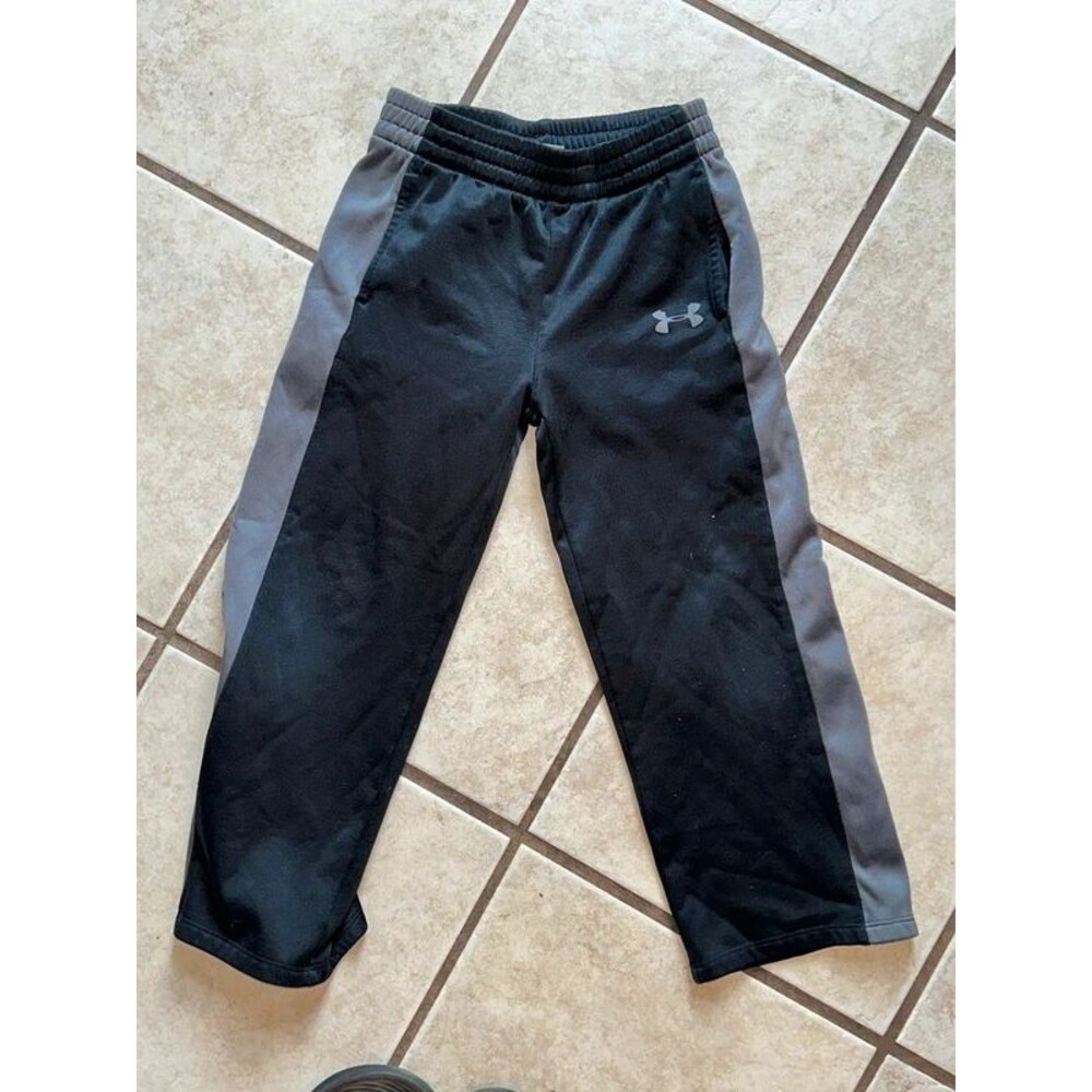 Boys Black Under Armour Sweatpants Size 6